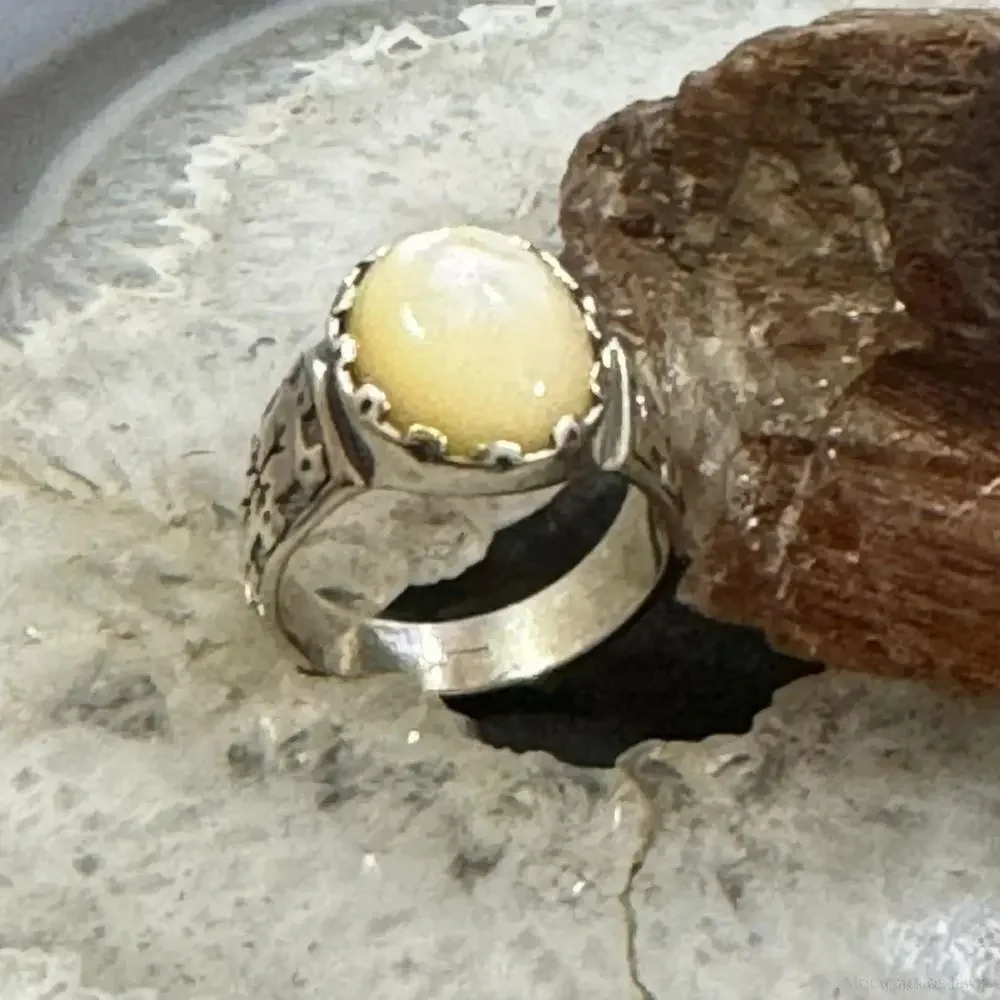 Carolyn Pollack Sterling Oval Mother of Pearl Decorated Shield Ring For Women
